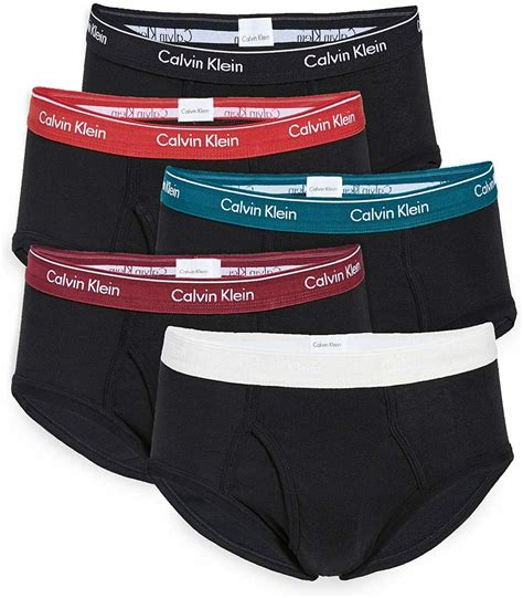 CALVIN KLEIN UNDERWEAR .